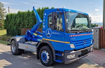 MERCEDES ATEGO 1518 hákový nosič kontajnerov - 8