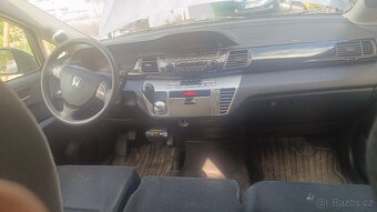 Prodám Honda Fr-v 2.2cdti 103 kW 6 mistne - 8