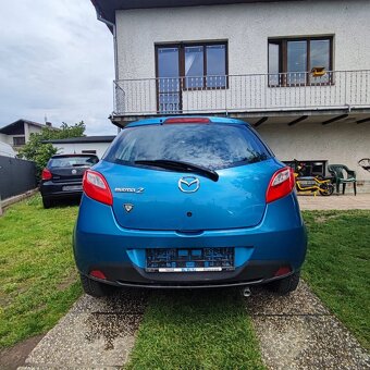 Mazda 2 1.3 benzín 55kw  rok 2011 top model - 8