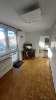 Pronájem byt pro studenty 2+1 zařízený (66,0 m2), Zlín - 8