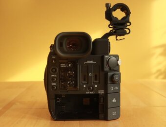Canon EOS C200 - 8