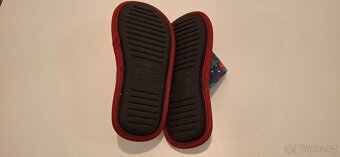 Veselé dětské papuče Šťastné jahody - 8