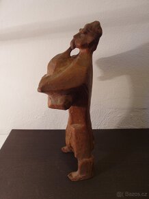 Socha z pálené hlíny - Dudák - 33 cm. - 8