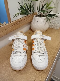 Adidas tenisky vel. 40 kožené unisex Rezervace - 8
