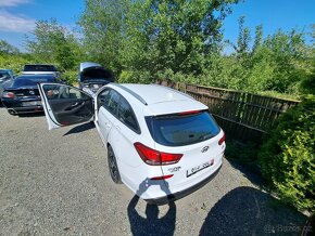 Hyundai i30 1.6 crdi r.v 2018 havarovane pojizdne - 8
