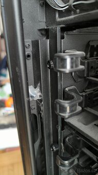 pocitacovy skrin nzxt - 8