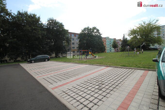 Pěkný byt 1+1/S/L ve druhém patře panelového domu s výtahem - 8