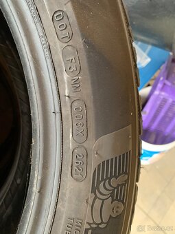 235/50R19 - 8