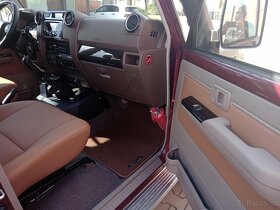 Land Cruiser 76 HZJ 4,5TD V8, 70TH ANNIVERSARY Black Edition - 8