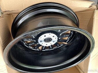 MERCEDES GLB alu kola 20" AMG nové, originál  - 8