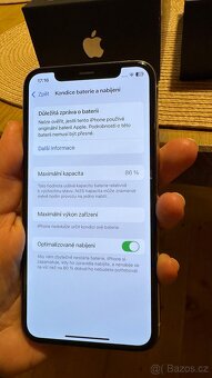 IPhone 11pro 64GB stříbrný. Top stav - 8