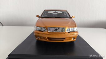 Model Volvo C70 Coupé 1:18 DNA Collectibles - 8