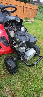 Zahradní sekaci traktor - 8