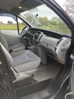 Opel Vivaro 2.0 2007 - 8