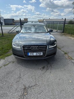 Audi A8 - 8