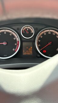 Prodám Opel Corsa 1.2 2012 - 8