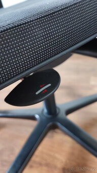 Pohodlná a všestranná kancelářská židle Ahrend - 8