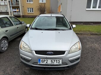 Ford Focus 1.6i - 8
