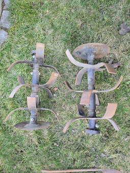 Malotraktor s vozíkem a příslušenstvím. - 8