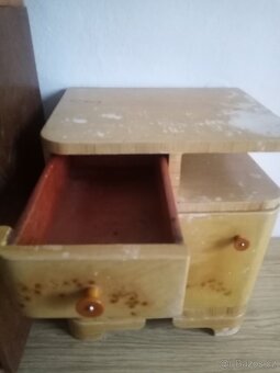 Starožitný nábytek - 8