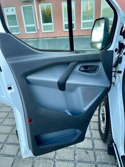 Ford Transit Custom 2.2tdci/74kw, L1H1, 3 místa, pěkný stav - 8