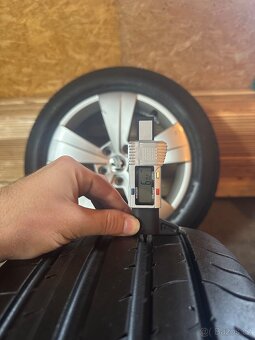 ALU Kola ŠKODA 5x112 R17 TRITON Zánovní Letní Pneu 215/55/17 - 8