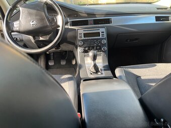 Volvo XC70, 2,4 D5 AWD - 8