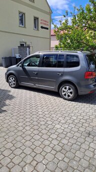 Vw Touran 1.2tsi 77kw,r.v.2010 koupeno v Čr. - 8