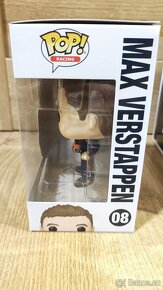 Max Verstappen s helmou - funko pop + podpis karta - 8