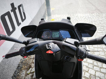 Peugeot Metropolis 400i - 8