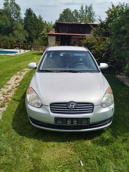 Hyundai Accent - 8