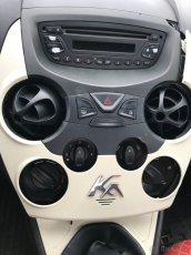 Ford KA 2009 1,25i 51kW typ RU8 - díly z vozu - 8