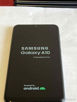Samsung Galaxy A10 32/GB - 8