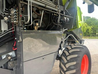 Sklízecí mlátička Claas Lexion 580, rok výroby 2010, žací li - 8