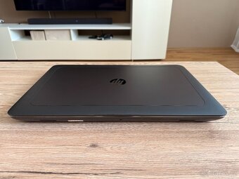 HP ZBook 17 G4 - 8