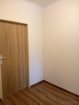 Byt 1+1, Závodu míru Karlovy Vary-Stará Role - 8