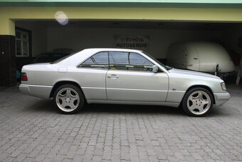 Mercedes-Benz 124 300 CE - 8