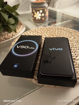 Mobilní telefon vivo V50 Lite 5G 8 GB / 256 GB - 8