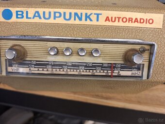 Blaupunkt stare autoradio v boxu. - 8