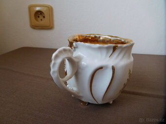 SECESNÍ PLASTICKÝ HRNEK - 8