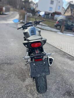 Honda Hornet 750 - 8