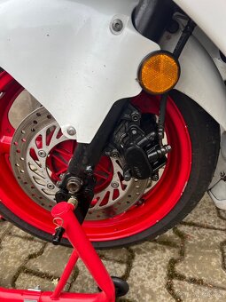 Honda CBR1000F - 8