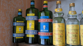 Alkohol - vodka, griotte - starý, archivní, retro alk. - 8