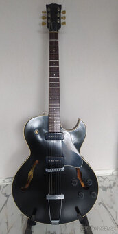 Gibson ES 135 černá se snímači P90, rok výroby 1998, s origi - 8