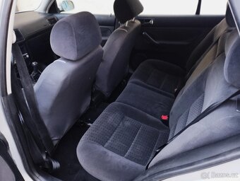 Volkswagen Golf 1.6 74 kW - 8