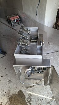 Holac – profesionální kostkovačka masa - 8