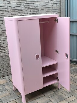 Prodám hezkou skříň - 8