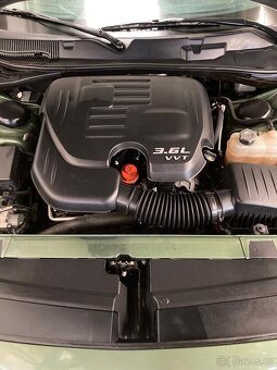 Dodge Challenger - 8