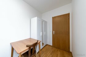Аренда комнаты для семейной пары в квартире 3+1 , Praha 7 - 8