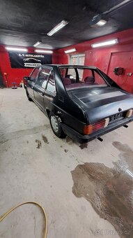tatra 613 1987 v8 - 8